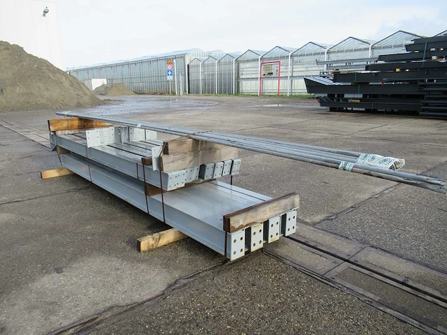 Staalconstructie 5.30 x 12.00 meter (64m2) - afbeelding 6 van  9