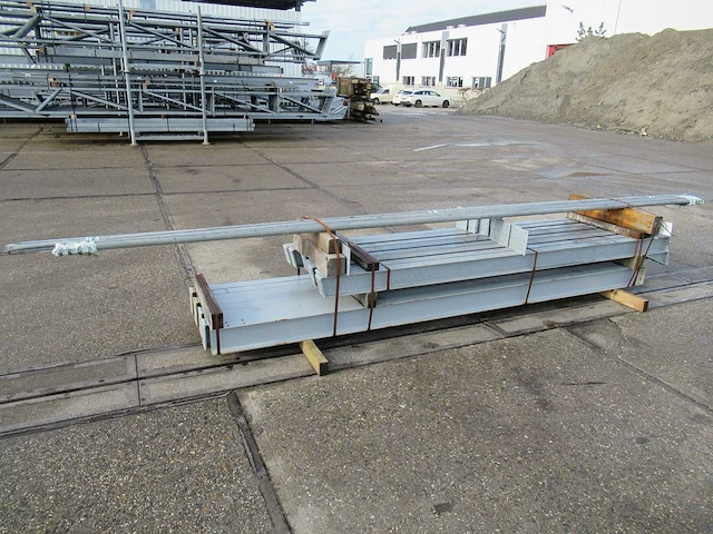 Staalconstructie 5.30 x 12.00 meter (64m2) - afbeelding 8 van  9