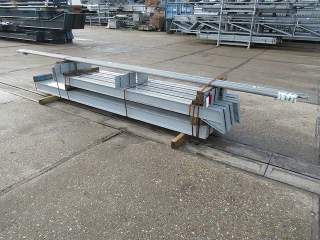 Staalconstructie 5.30 x 12.00 meter (64m2) - afbeelding 9 van  9