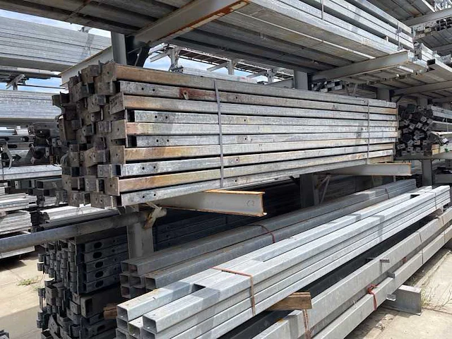 Staalconstructie 6,40 x 18 mtr (115m2) - afbeelding 10 van  15