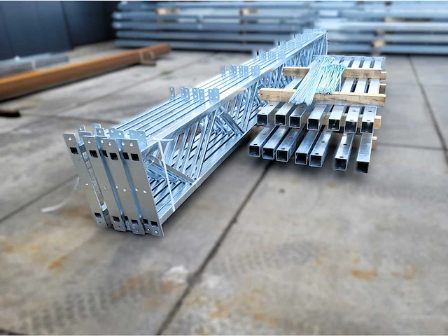 Staalconstructie (7 x 24 mtr) (168m2) - afbeelding 2 van  7