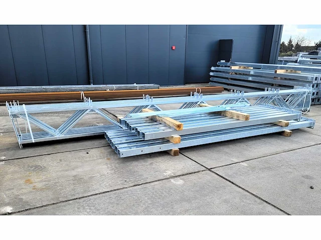 Staalconstructie (7 x 24 mtr) (168m2) - afbeelding 5 van  7