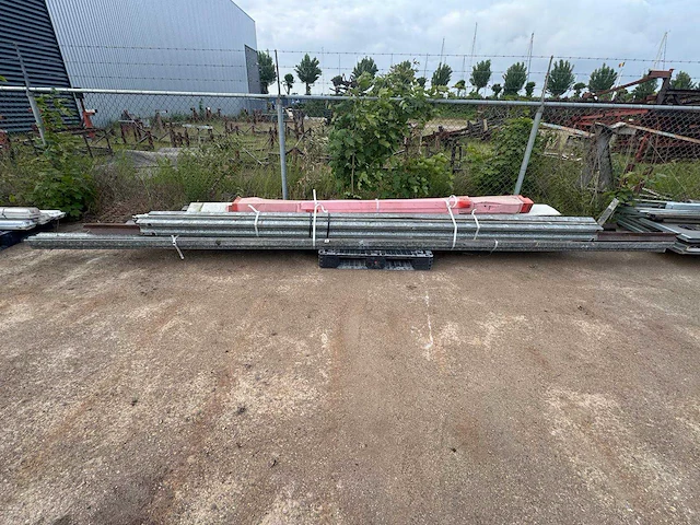 Staalconstructie (7,00x9,00 mtr) (63m²) - afbeelding 2 van  15