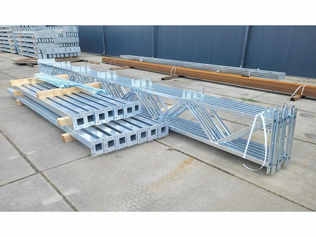 Staalconstructie 7x 24 mtr (168m2) - afbeelding 3 van  8