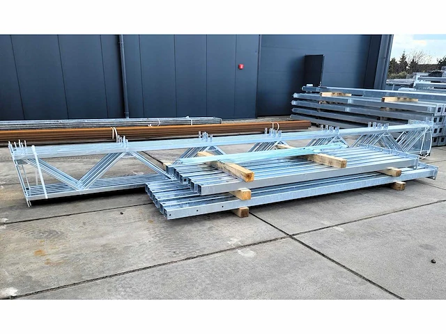 Staalconstructie 7x 24 mtr (168m2) - afbeelding 4 van  8