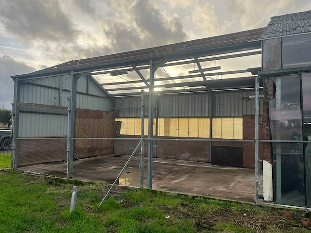 Staalconstructie (7x7 mtr) (49m2) - afbeelding 1 van  6