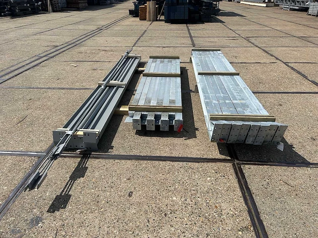 Staalconstructie 8 x 12 meter (96m2) - afbeelding 5 van  10