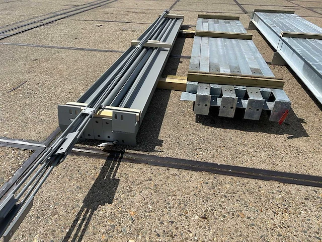 Staalconstructie 8 x 12 meter (96m2) - afbeelding 6 van  10