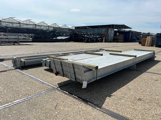 Staalconstructie 8 x 12 meter (96m2) - afbeelding 7 van  10