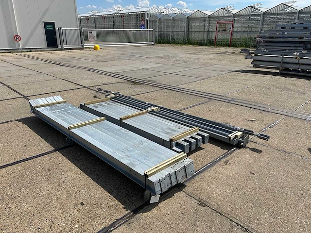 Staalconstructie 8 x 12 meter (96m2) - afbeelding 9 van  10