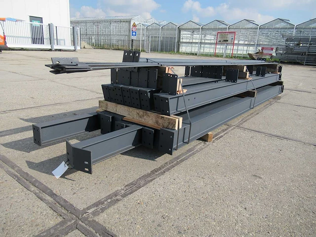 Staalconstructie 8 x 12 meter (96m2) - afbeelding 1 van  9