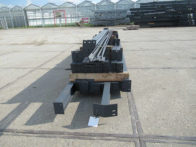 Staalconstructie 8 x 12 meter (96m2) - afbeelding 4 van  9