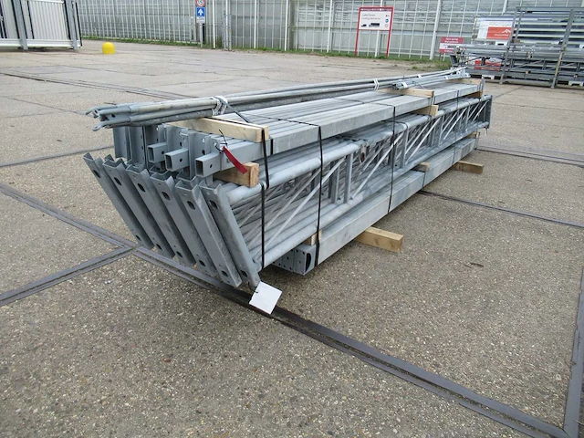 Staalconstructie 8 x 16 meter (128m2) - afbeelding 3 van  10