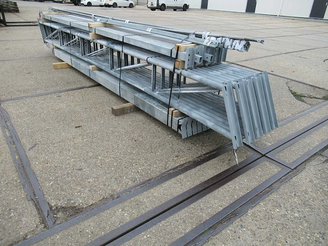 Staalconstructie 8 x 16 meter (128m2) - afbeelding 9 van  10