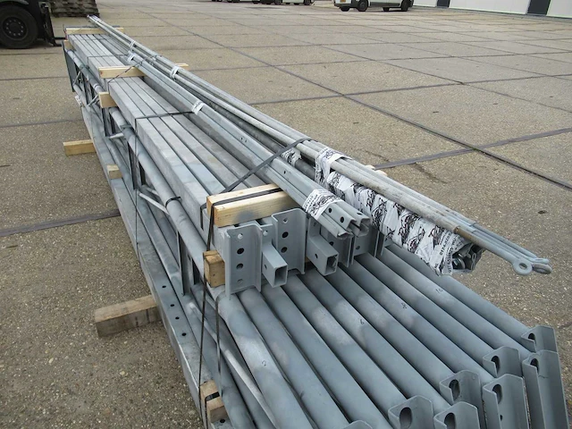 Staalconstructie 8 x 16 meter (128m2) - afbeelding 10 van  10