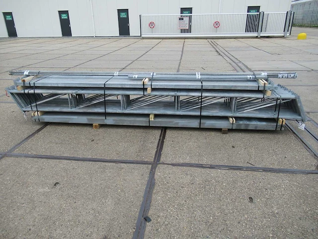 Staalconstructie 8.00 x 20.00 meter (160m2) - afbeelding 4 van  12