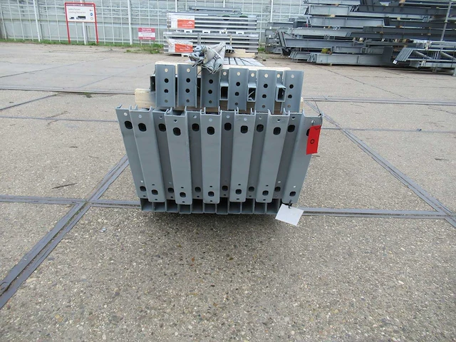 Staalconstructie 8.00 x 20.00 meter (160m2) - afbeelding 5 van  12