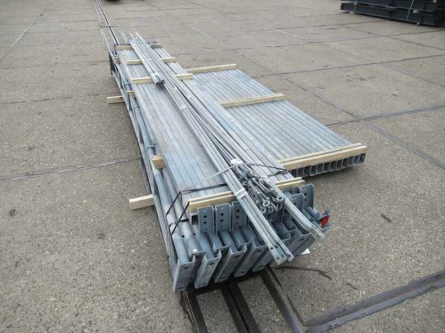 Staalconstructie 8.00 x 24.00 meter (192m2) - afbeelding 5 van  8