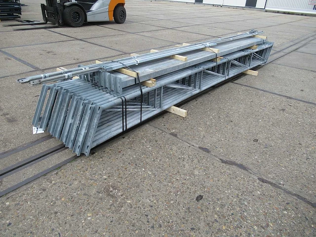 Staalconstructie 8.00 x 24.00 meter (192m2) - afbeelding 7 van  8