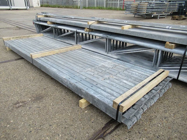 Staalconstructie 8.00 x 24.00 meter (192m2) - afbeelding 8 van  8