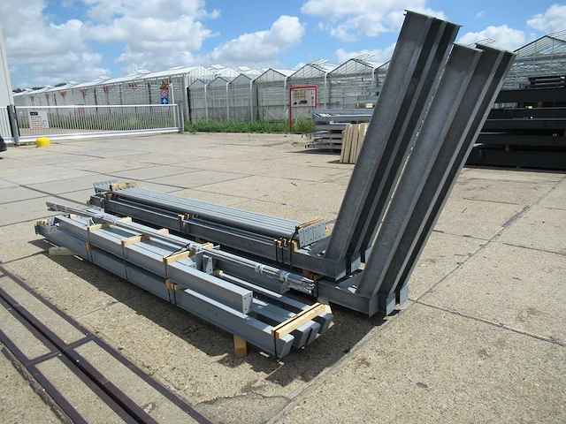 Staalconstructie 8.20 x 24.00 meter (197m2) - afbeelding 10 van  10