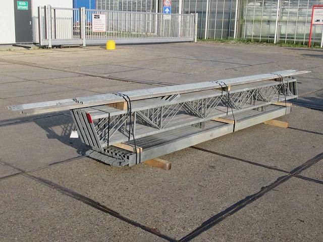 Staalconstructie 8.50 x 16.00 meter (136m2) - afbeelding 1 van  8