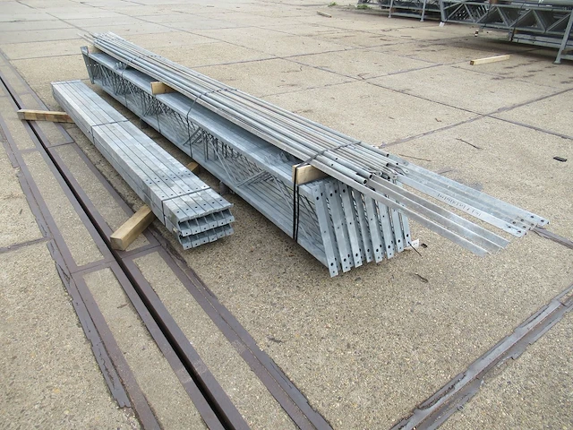 Staalconstructie 8.50 x 24.00 meter (204m2) - afbeelding 2 van  9
