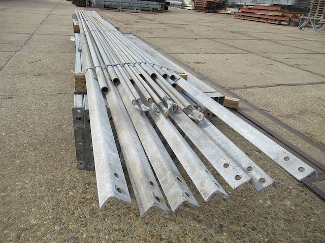 Staalconstructie 8.50 x 24.00 meter (204m2) - afbeelding 4 van  9