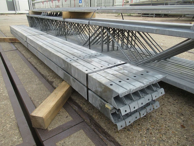 Staalconstructie 8.50 x 24.00 meter (204m2) - afbeelding 5 van  9