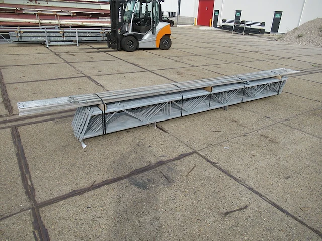 Staalconstructie 8.50 x 24.00 meter (204m2) - afbeelding 8 van  9