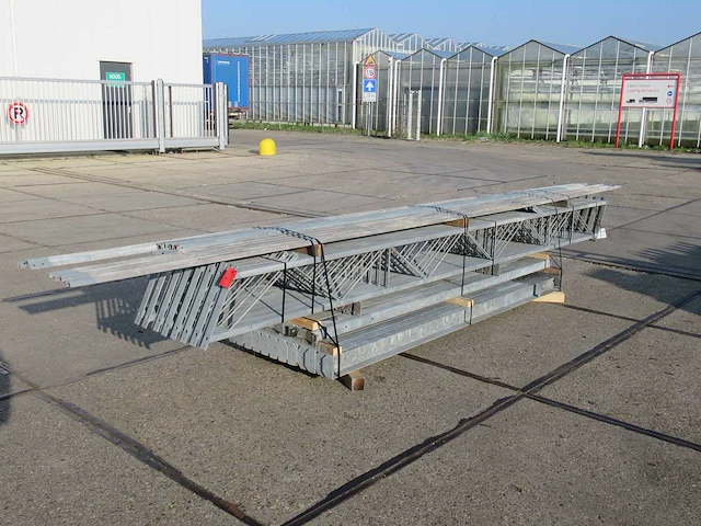 Staalconstructie 8.50 x 28.00 meter (238m2) - afbeelding 1 van  9