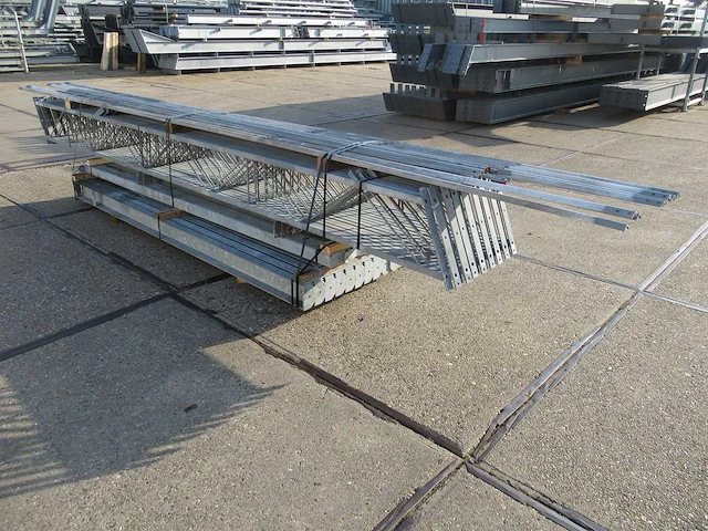 Staalconstructie 8.50 x 28.00 meter (238m2) - afbeelding 5 van  9