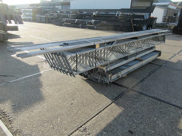 Staalconstructie 8.50 x 28.00 meter (238m2) - afbeelding 6 van  9