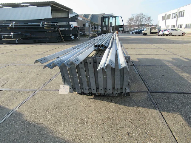 Staalconstructie 8.50 x 28.00 meter (238m2) - afbeelding 7 van  9
