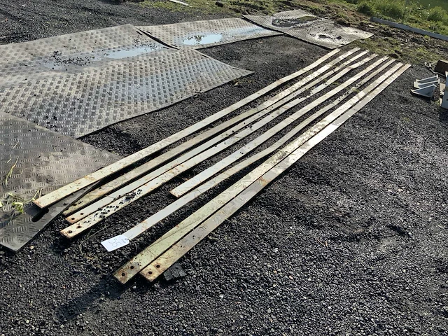 Staalconstructie (8x) - afbeelding 1 van  3
