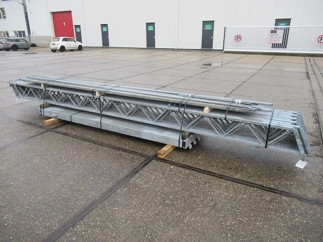 Staalconstructie 9.75 x 16.00 meter (156m2) - afbeelding 4 van  12