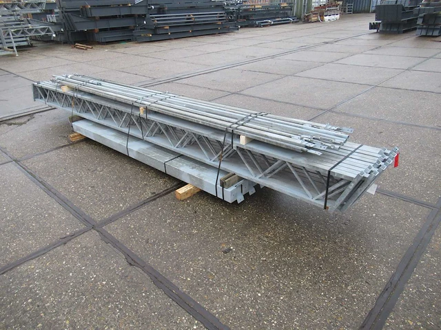 Staalconstructie 9.75 x 16.00 meter (156m2) - afbeelding 9 van  12