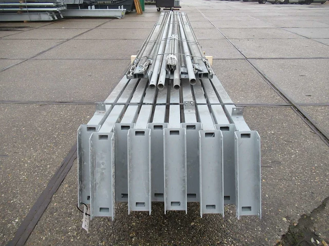 Staalconstructie 9.75 x 16.00 meter (156m2) - afbeelding 12 van  12