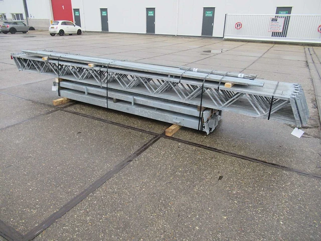 Staalconstructie 9.75 x 20.00 meter (195m2) - afbeelding 4 van  12