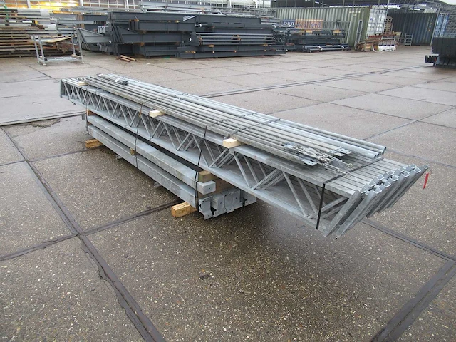 Staalconstructie 9.75 x 20.00 meter (195m2) - afbeelding 5 van  12