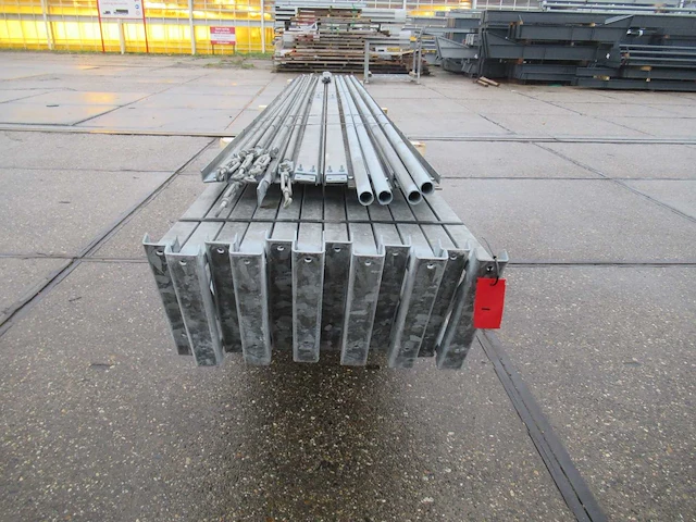 Staalconstructie 9.75 x 20.00 meter (195m2) - afbeelding 8 van  12