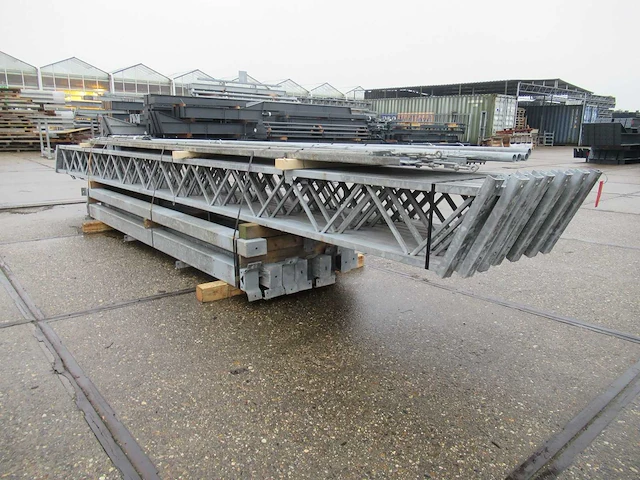 Staalconstructie 9.75 x 20.00 meter (195m2) - afbeelding 10 van  12