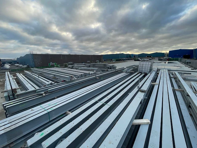 Staalconstructie hallen combinatie kavels 15-16-17 - afbeelding 13 van  25