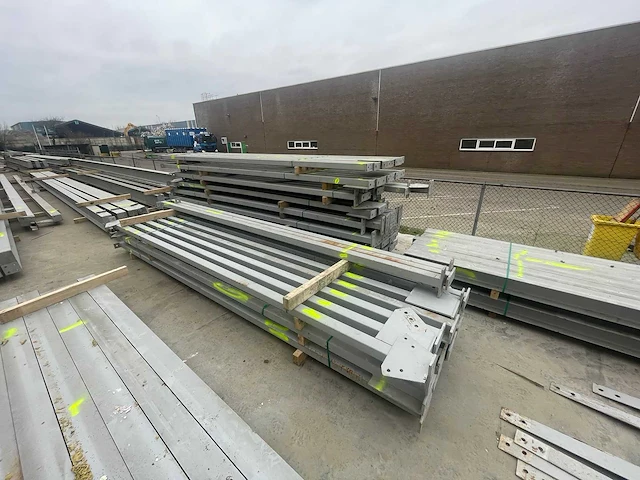 Staalconstructie hallen combinatie kavels 15-16-17 - afbeelding 14 van  25