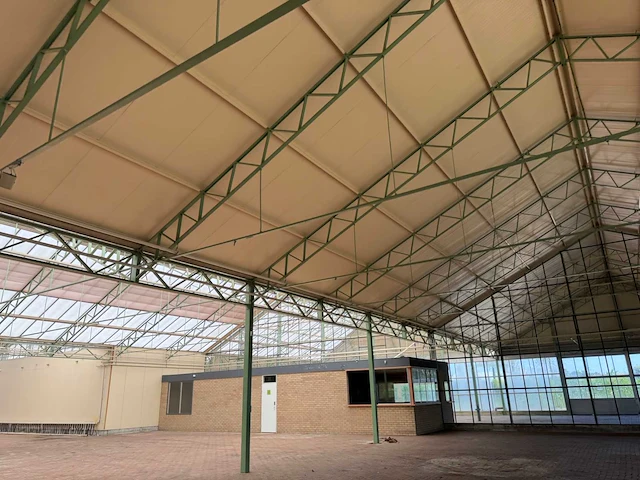 Staalconstructie met dak (15,00x58,80mtr) (882m2) - afbeelding 12 van  21