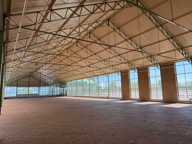 Staalconstructie met dak (15,00x58,80mtr) (882m2) - afbeelding 1 van  21