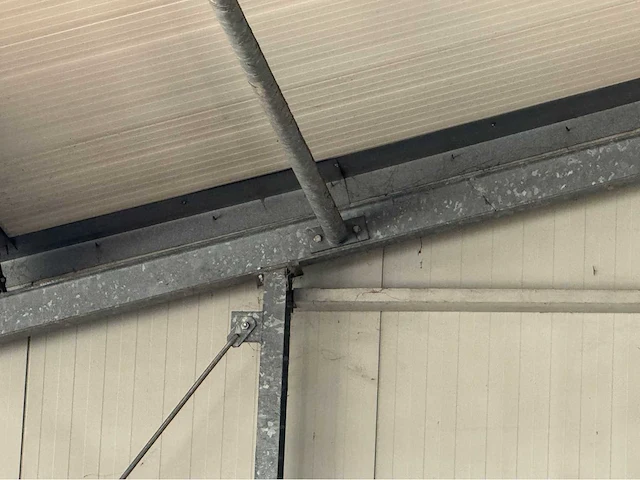Staalconstructie met dak en deur (11,50x31,50 mtr) (363m2) - afbeelding 11 van  21