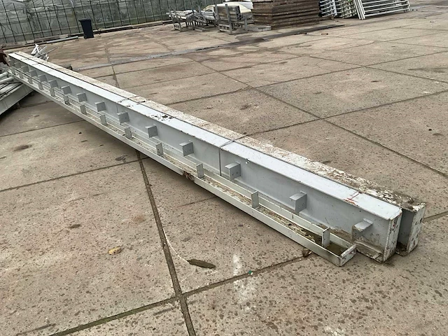 Staalconstructie met entresolvloer (10x 20 mtr) (200m2) - afbeelding 18 van  27