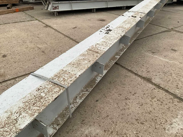 Staalconstructie met entresolvloer (10x 20 mtr) (200m2) - afbeelding 20 van  27