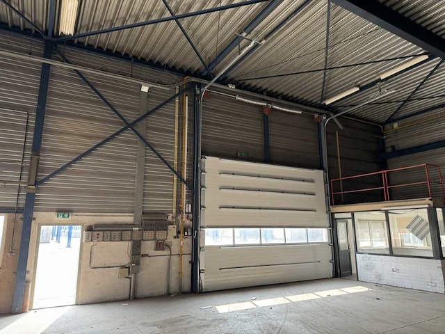 Staalconstructie met kraanbaan (18 x 35 mtr) (630m2) - afbeelding 2 van  68